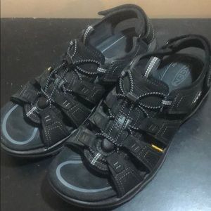 LAST DAY ON PM! KEEN RIALTO OPEN TOE SANDALS